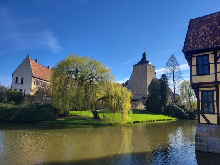 Schloss Burgsteinfurt: A Moated Castle and Princely Residence in Germany