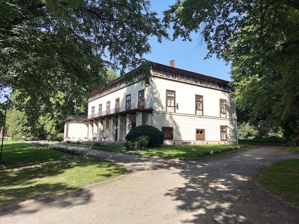 Lubomirski Palace in Przeworsk: An English-Classical Noble Residence 2 Lubomirski Palace in Przeworsk