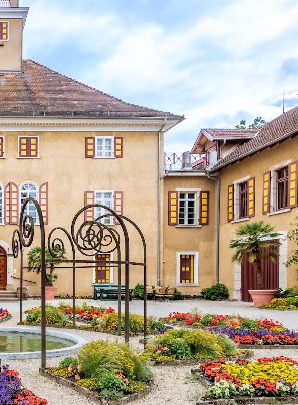 Fachsenfeld Castle: A Renaissance Residence and Cultural Museum in Germany