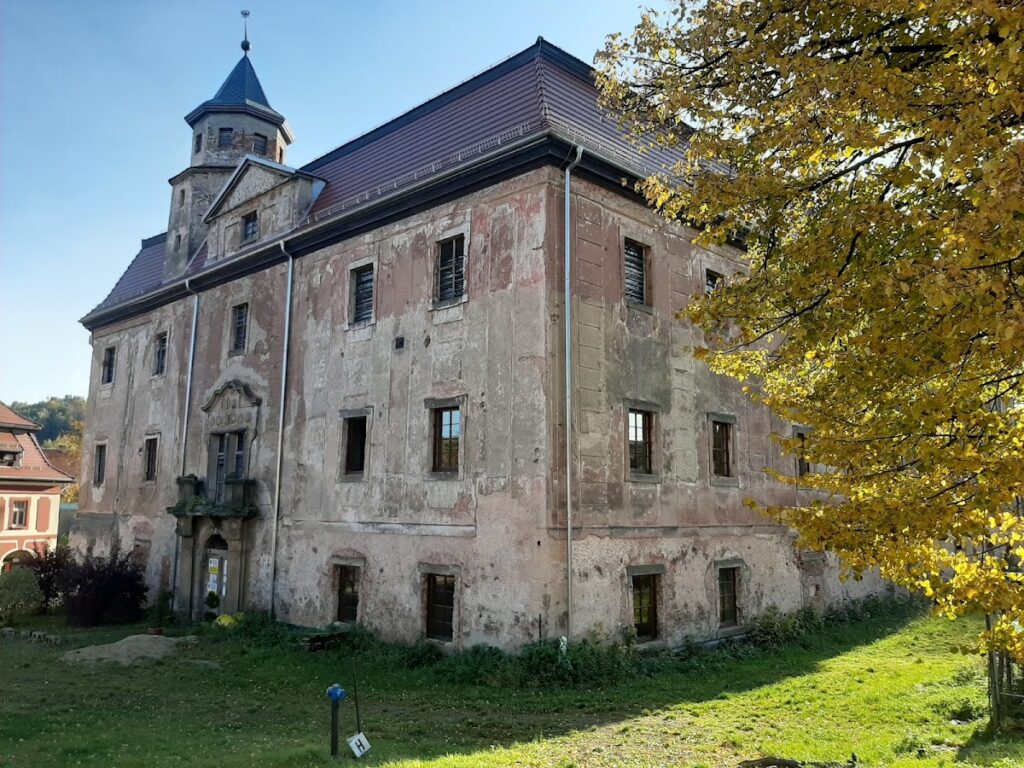 Struga Palace: A Renaissance and Baroque Noble Residence in Poland 2 Struga Palace