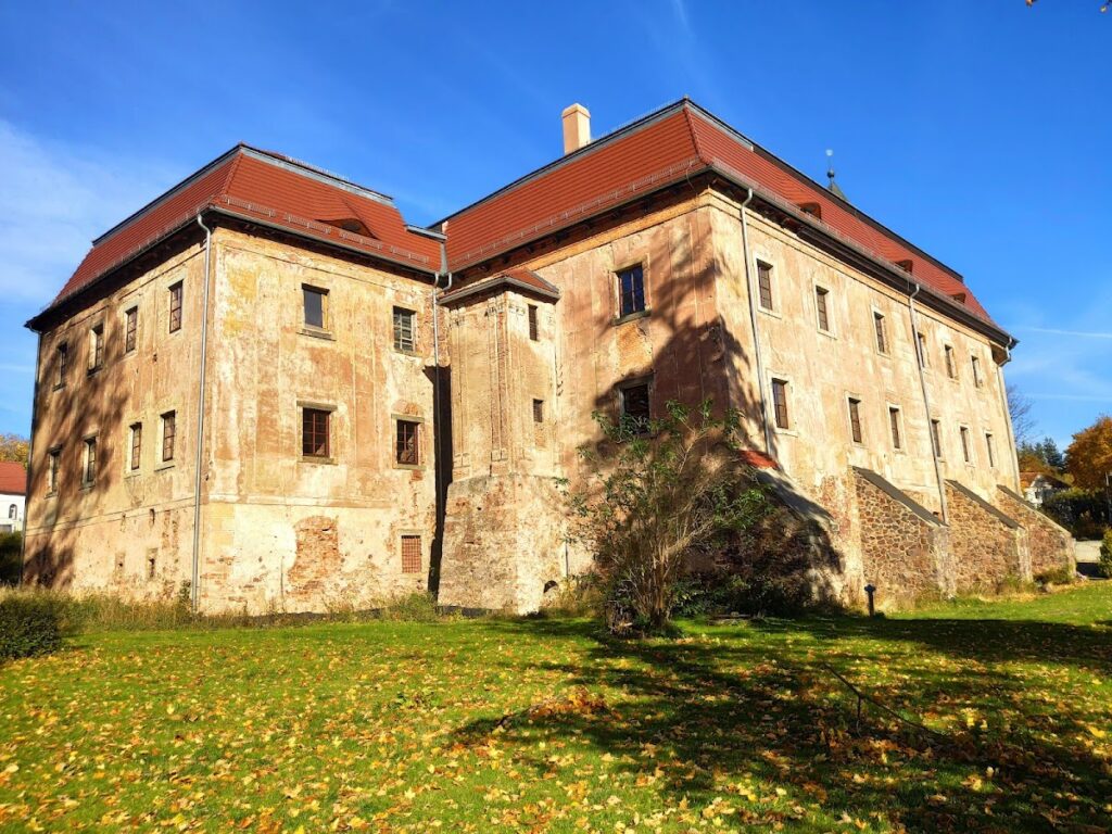 Struga Palace: A Renaissance and Baroque Noble Residence in Poland 3 Struga Palace
