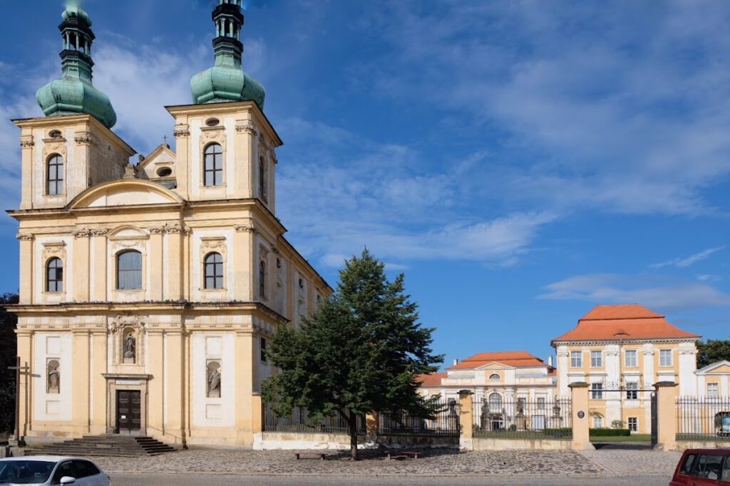 Duchcov Chateau: A Baroque Aristocratic Residence in Czechia 3 Duchcov Chateau