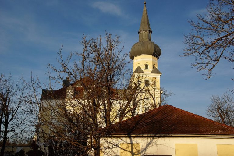 Schloss Schwarzenfeld: A Historic Castle in Germany