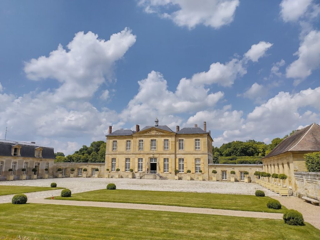 Château Villette: A Seventeenth-Century Aristocratic Residence in France 2 Château Villette