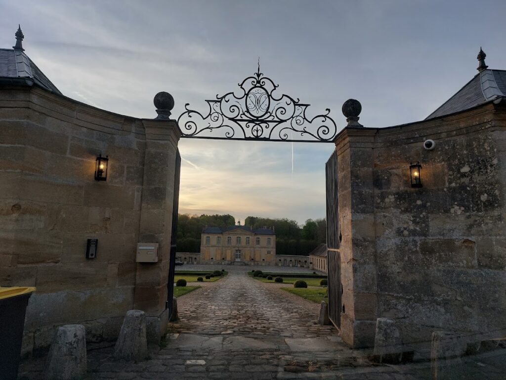 Château Villette: A Seventeenth-Century Aristocratic Residence in France 5 Château Villette