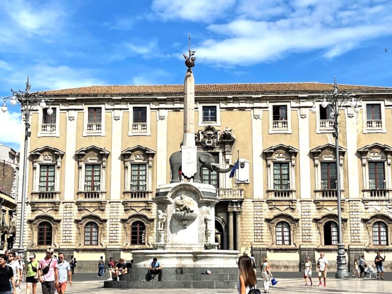 Palazzo degli Elefanti: Catania’s Historic Town Hall