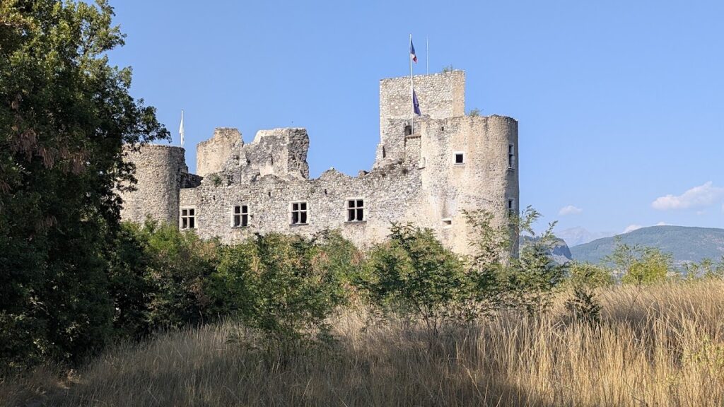 Château de Tallard: A Fortified Castle in France 2 Château de Tallard