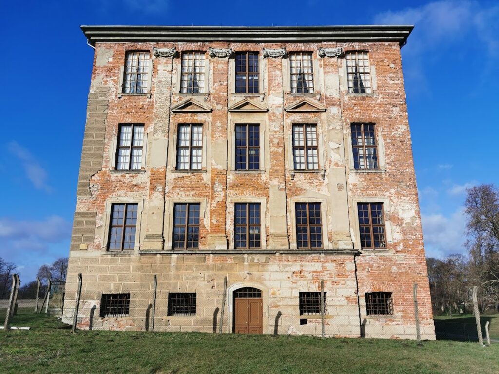 Zerbst Castle: Residence of the Princes of Anhalt-Zerbst 1 Zerbst Castle