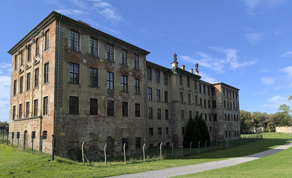 Zerbst Castle: Residence of the Princes of Anhalt-Zerbst 2 Zerbst Castle