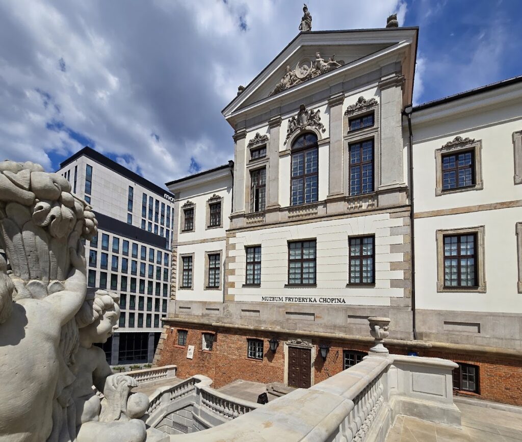 Ostrogski Palace: A Baroque Residence and Chopin Museum in Warsaw 2 Ostrogski Palace