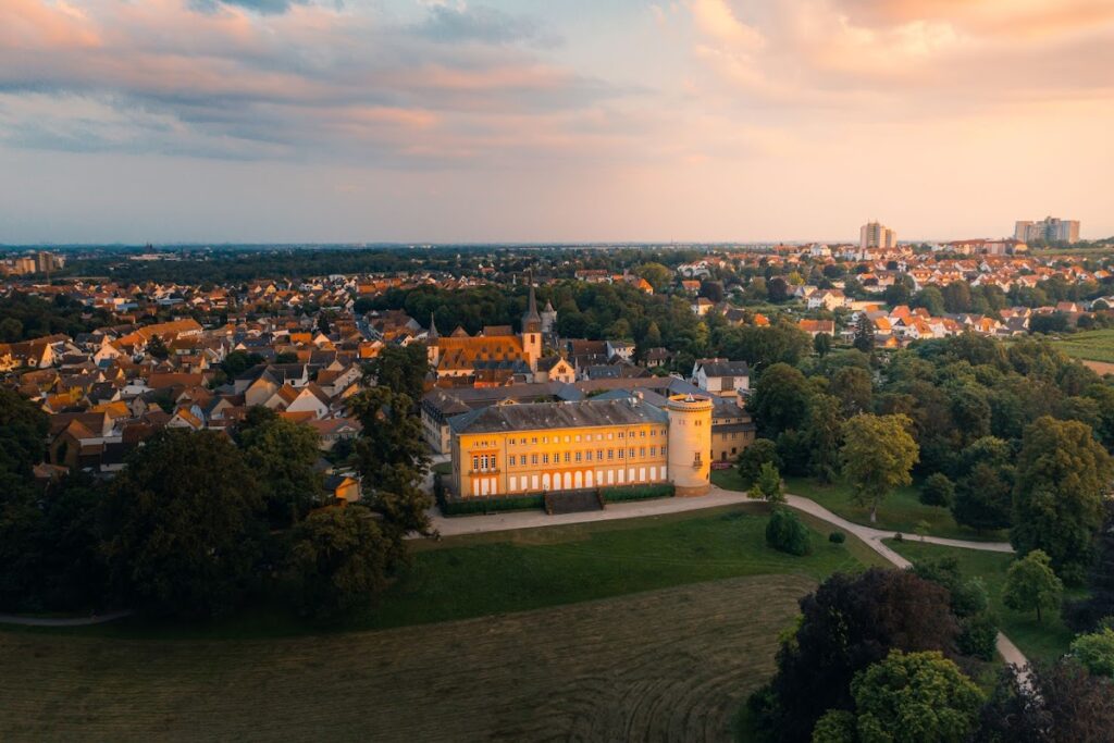 Herrnsheimer Schloss: A Historic Castle in Worms, Germany 1 Herrnsheimer Schloss