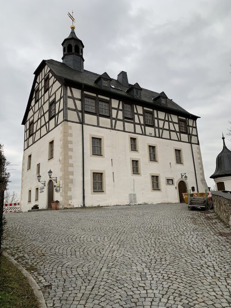 Schloss Jößnitz: Historic Castle and Estate Ensemble in Germany