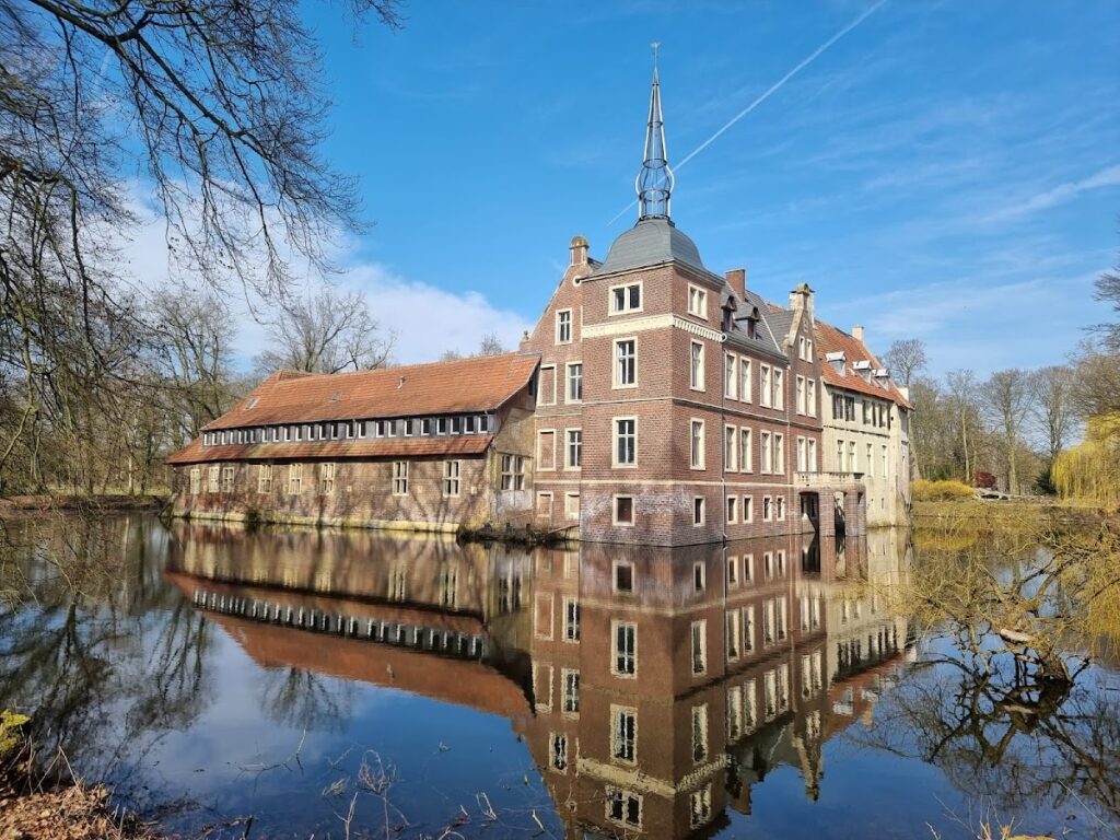 Schloss Senden: A Water Castle and Renaissance Manor House in Germany 2 Schloss Senden