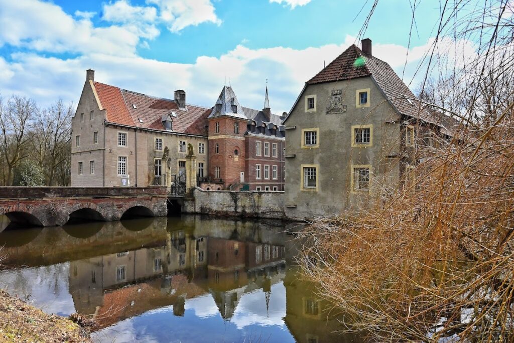 Schloss Senden: A Water Castle and Renaissance Manor House in Germany 3 Schloss Senden