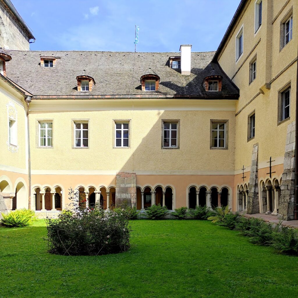 Schloss Berchtesgaden: An Augustinian Foundation and Bavarian Royal Residence 4 Schloss Berchtesgaden