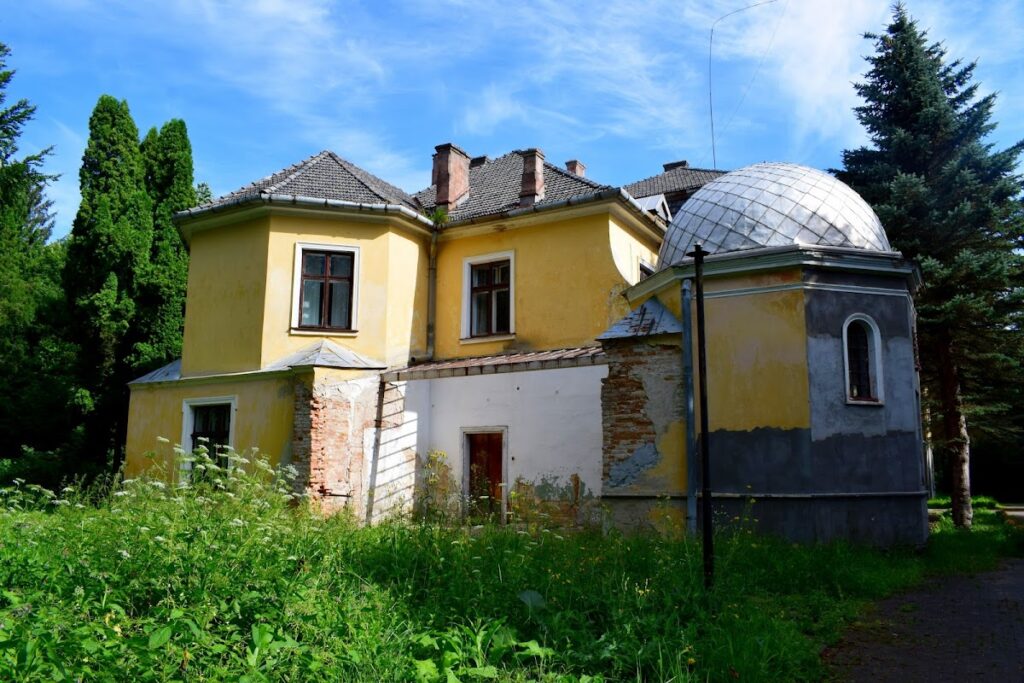 Didushytski Palace in Neslukhiv: A Classical Estate and Landscape Park 2 Didushytski palace in Neslukhiv
