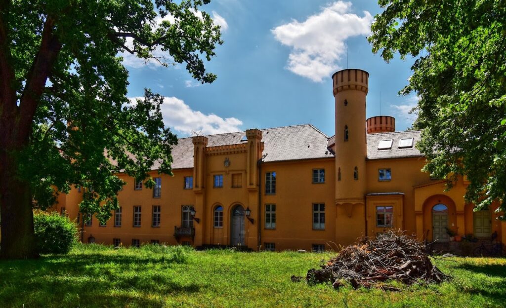 Petzow Castle: A Romantic Neo-Gothic Manor House in Germany 3 Petzow Castle