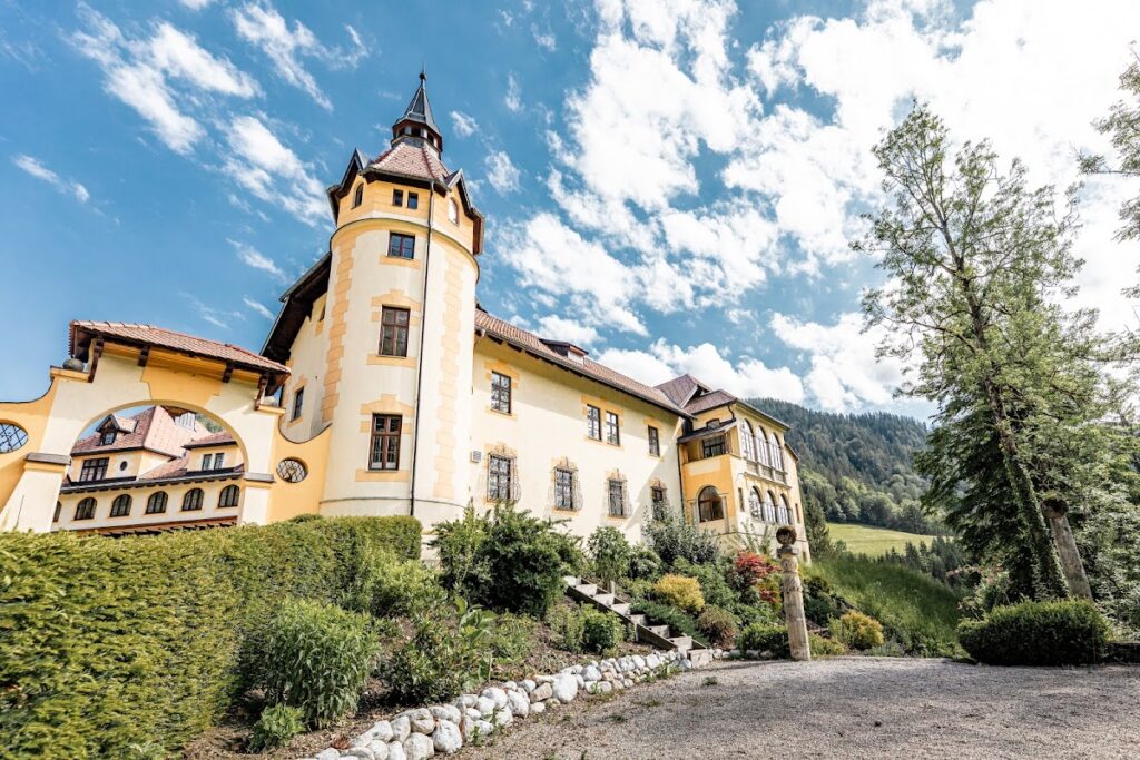Schloss Kassegg: A Hunting Castle in Styria, Austria 4 Schloss Kassegg