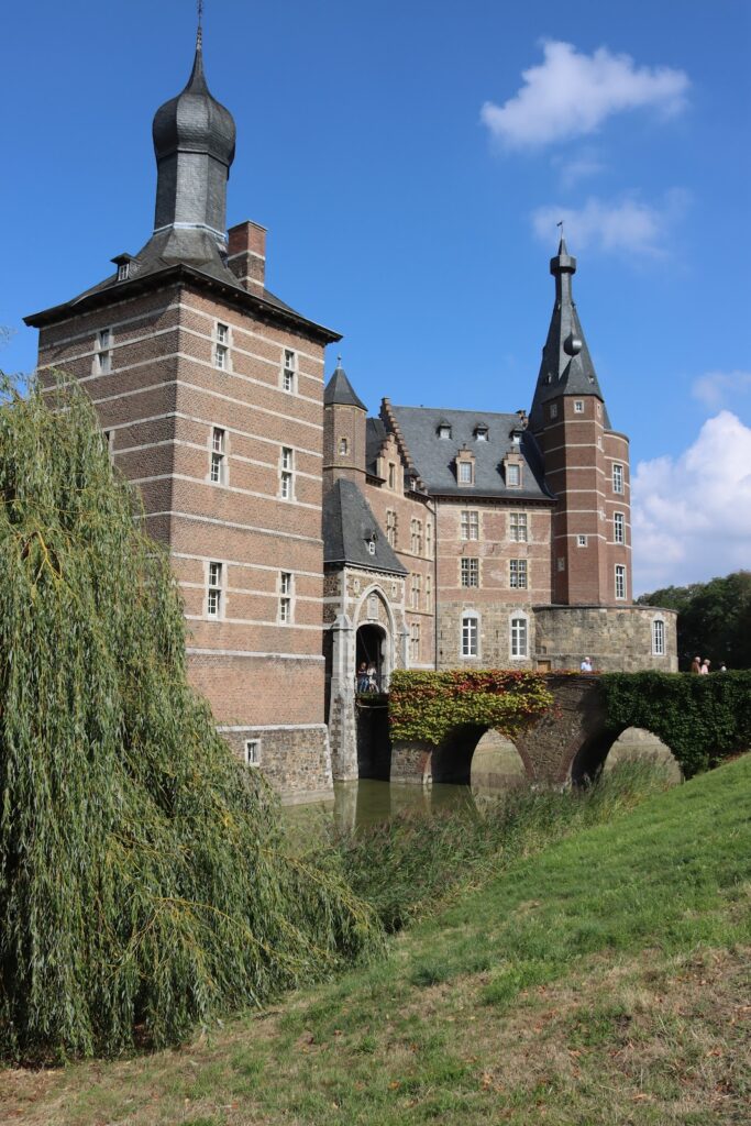 Schloss Merode: A Renaissance Moated Castle in Germany 1 Schloss Merode