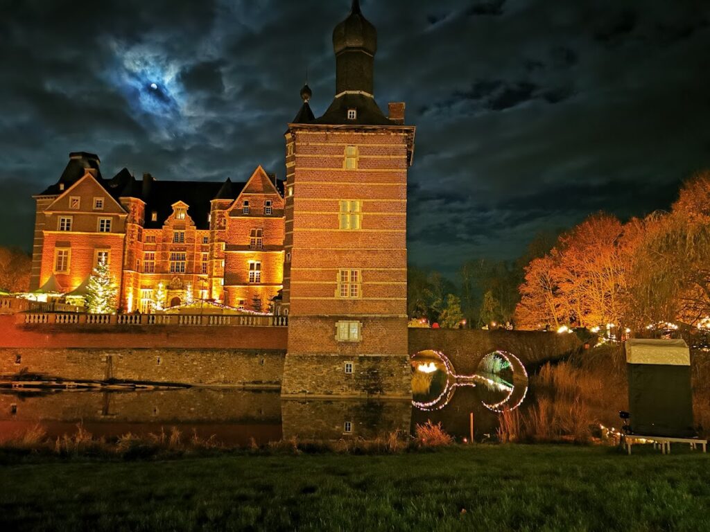 Schloss Merode: A Renaissance Moated Castle in Germany 2 Schloss Merode