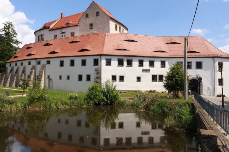Klippenstein Castle: Medieval Fortress and Administrative Seat in Radeberg