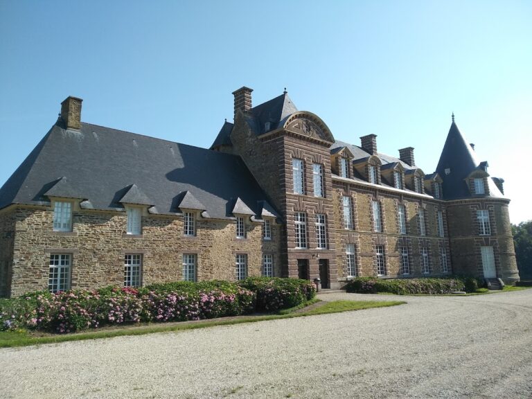 Château de Canisy: A Historic Fortified Residence in France