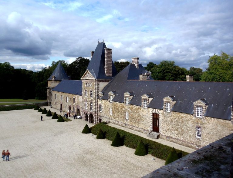 Château de Canisy: A Historic Fortified Residence in France