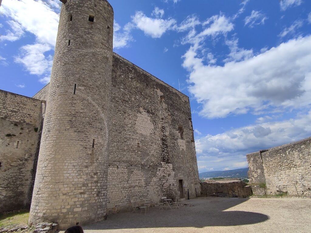 Château des Adhémar: A Romanesque Castle in Montélimar 5 Château des Adhémar