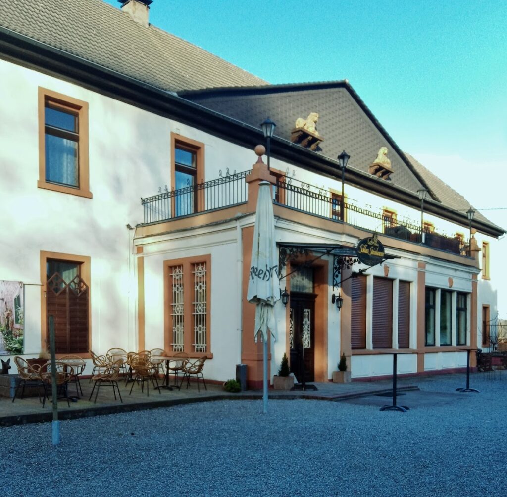 Castle Steinhausen: A Historic Castle Complex in Witten, Germany 2 Castle Steinhausen