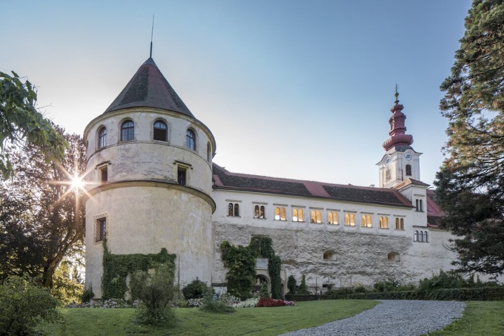Schloss Hollenegg: A Renaissance Castle Complex in Austria 2 Schloss Hollenegg