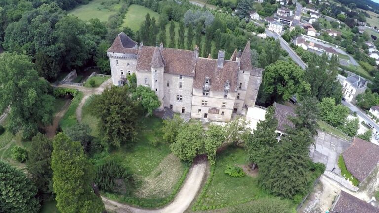 Château de Château-l’Évêque: A Historic Episcopal Fortress in France
