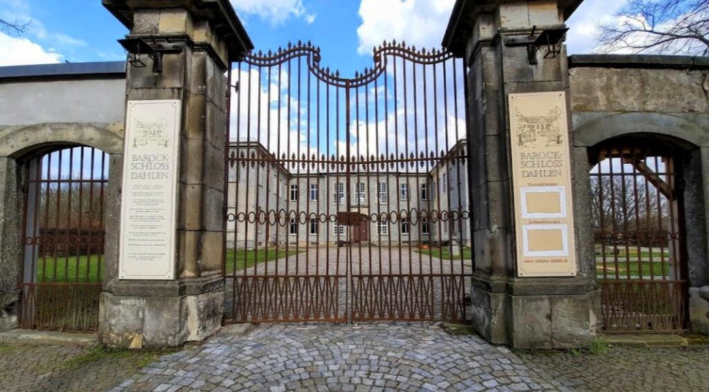 Dahlen Castle: A Late-Baroque Noble Residence in Germany 2 Dahlen Castle