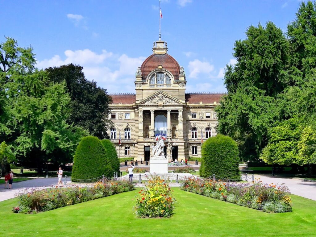 Palais du Rhin: An Imperial Residence in Strasbourg 1 Palais du Rhin
