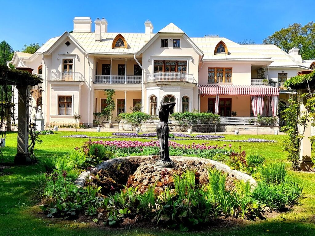 Farm Palace: An Imperial Summer Residence at Peterhof 2 Farm Palace