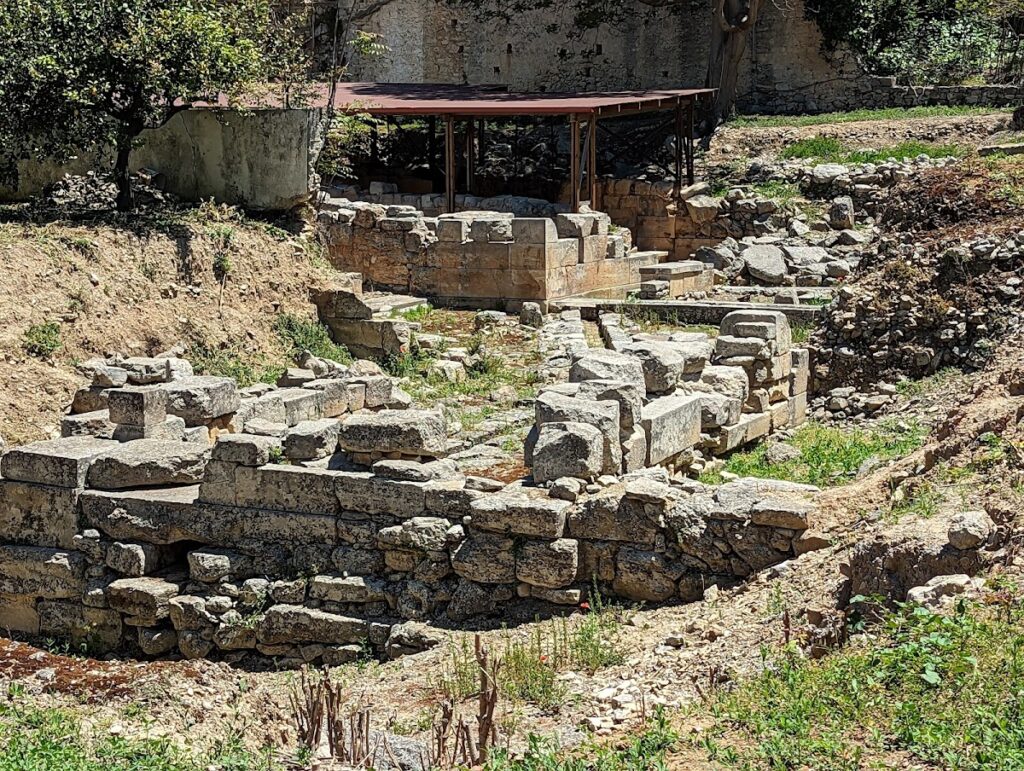 Palace of Archanes: A Minoan Palace and Settlement in Greece 2 Archanes palace