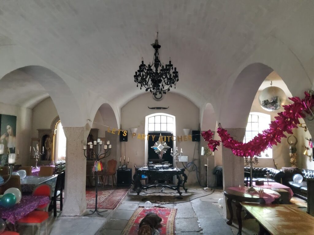 Pürkelgut Castle: A Former Water Castle in Regensburg 2 Schloss Pürkelgut