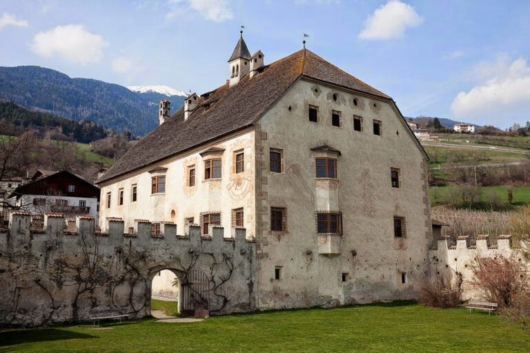 Velthurns Castle: A Late-Renaissance Residence of the Prince-Bishops of Brixen