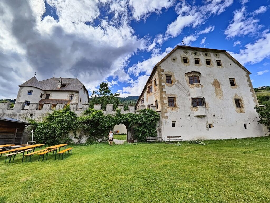 Velthurns Castle: A Late-Renaissance Residence of the Prince-Bishops of Brixen 3 Velthurns Castle