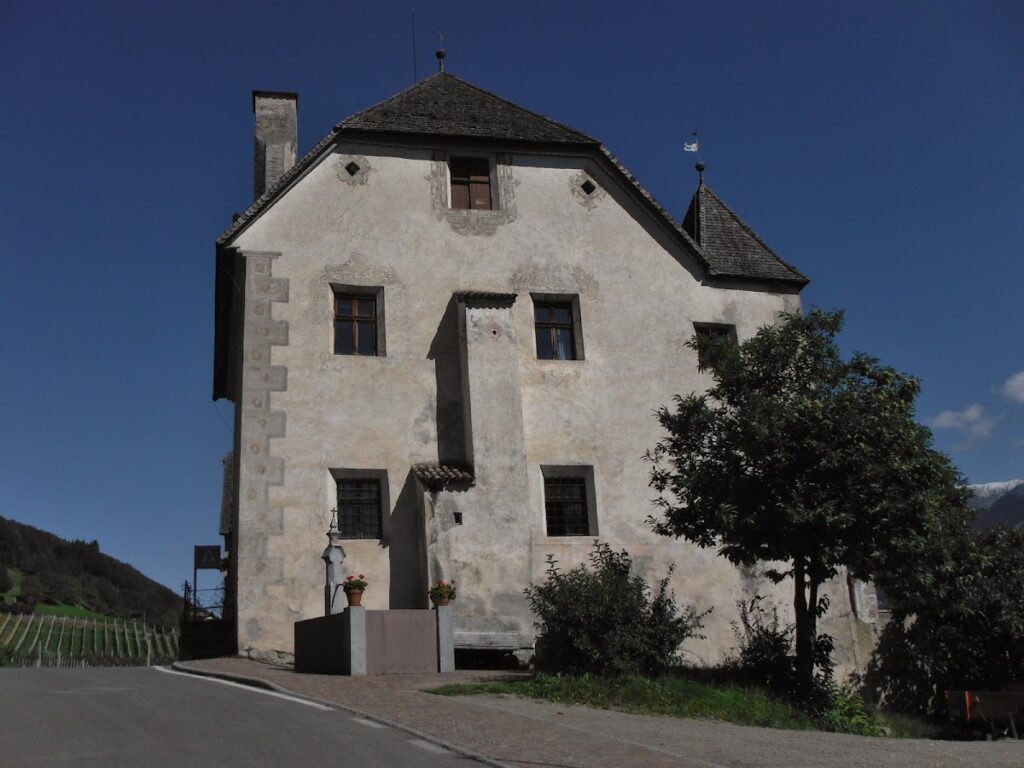 Velthurns Castle: A Late-Renaissance Residence of the Prince-Bishops of Brixen 4 Velthurns Castle
