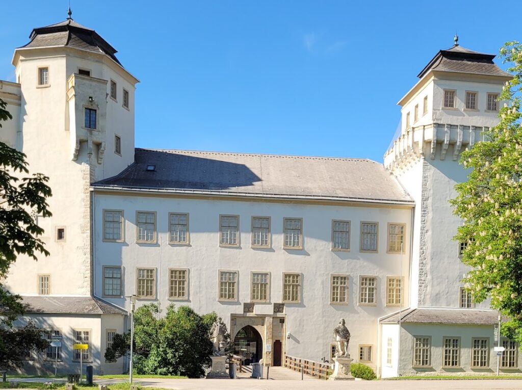 Schloss Asparn/Zaya: Medieval Castle and Prehistory Museum in Austria 1 Schloss Asparn/Zaya