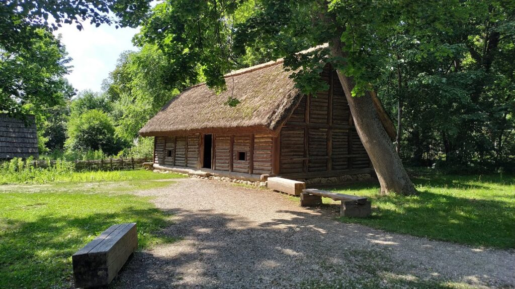 Schloss Asparn/Zaya: Medieval Castle and Prehistory Museum in Austria 3 Schloss Asparn/Zaya