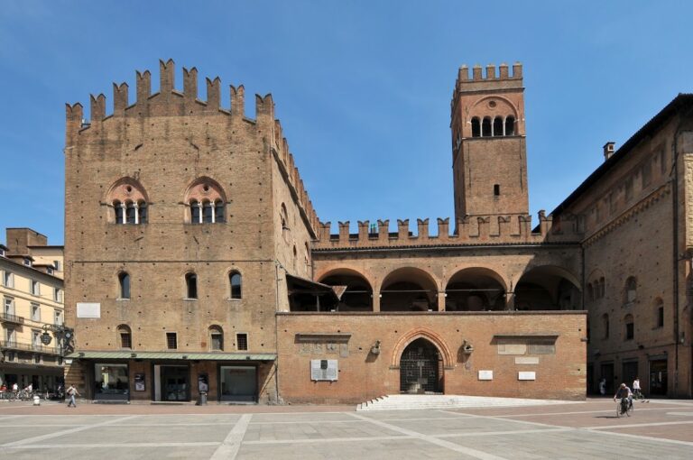 Palazzo Re Enzo: A Medieval Civic Palace in Bologna
