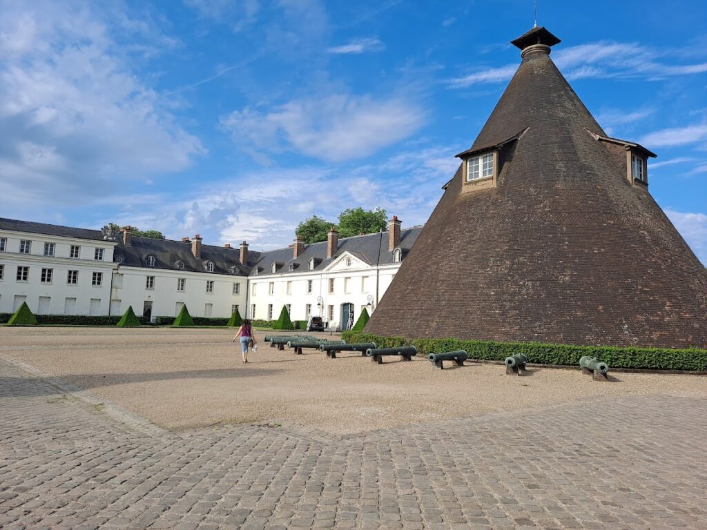 Château de la Verrerie: A Former Crystal Manufactory and Schneider Residence in France 2 Château de la Verrerie