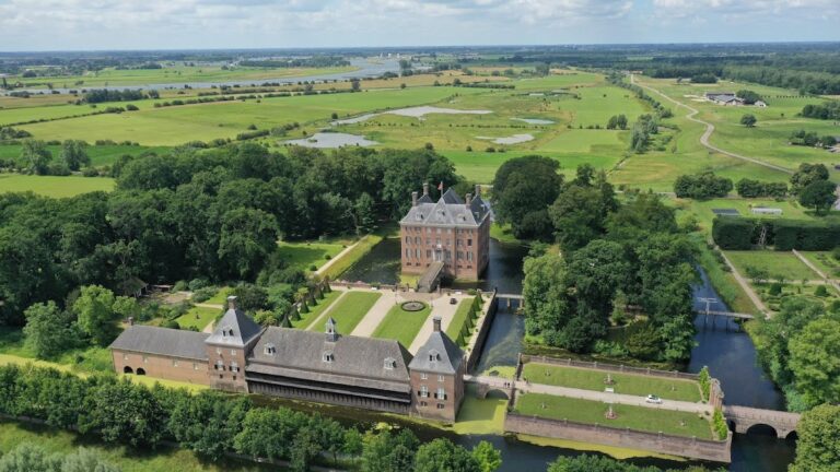 Amerongen Castle: A Dutch Historic Castle and Museum
