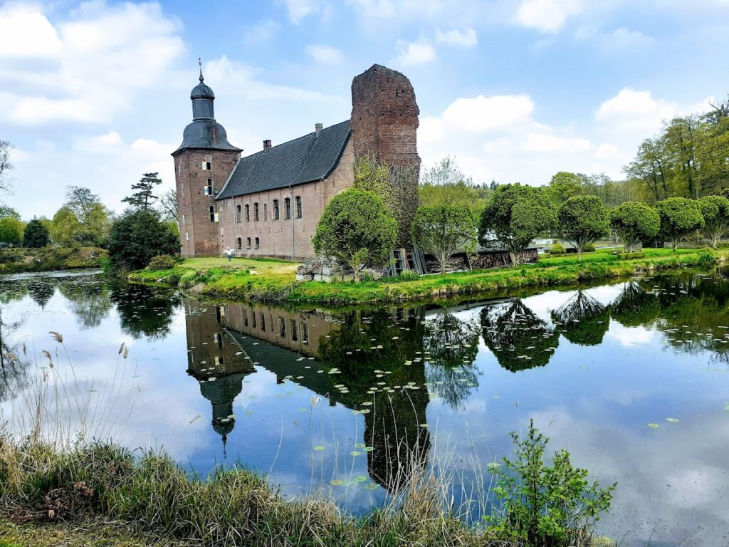 Schloss Tüschenbroich: A Baroque Castle Complex and Historic Mill Estate in Germany 1 Schloss Tüschenbroich