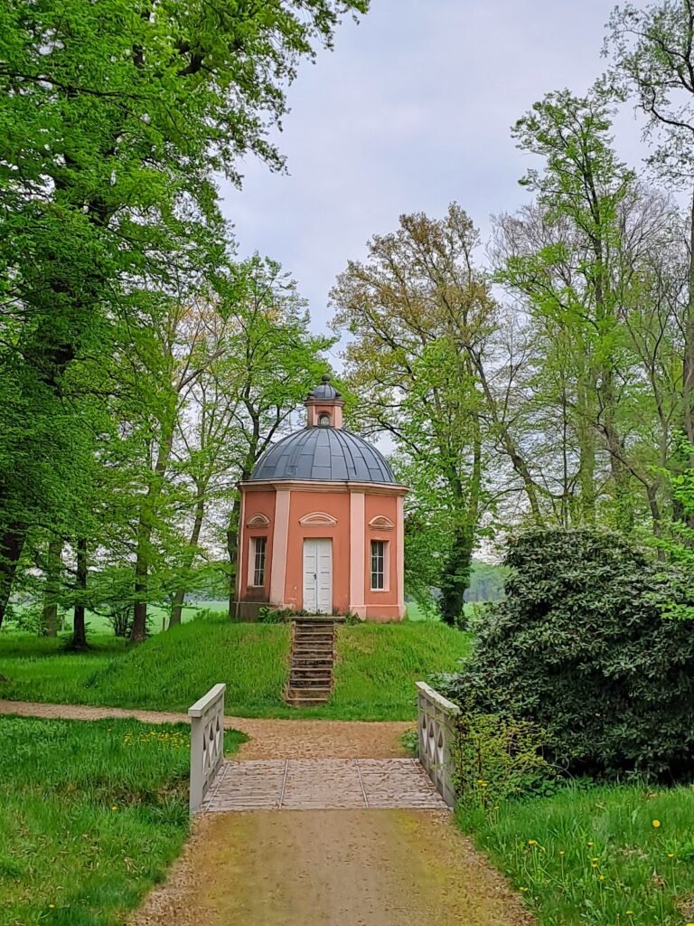 Schloss Großkmehlen: A Renaissance Water Castle in Germany 3 Schloss Großkmehlen