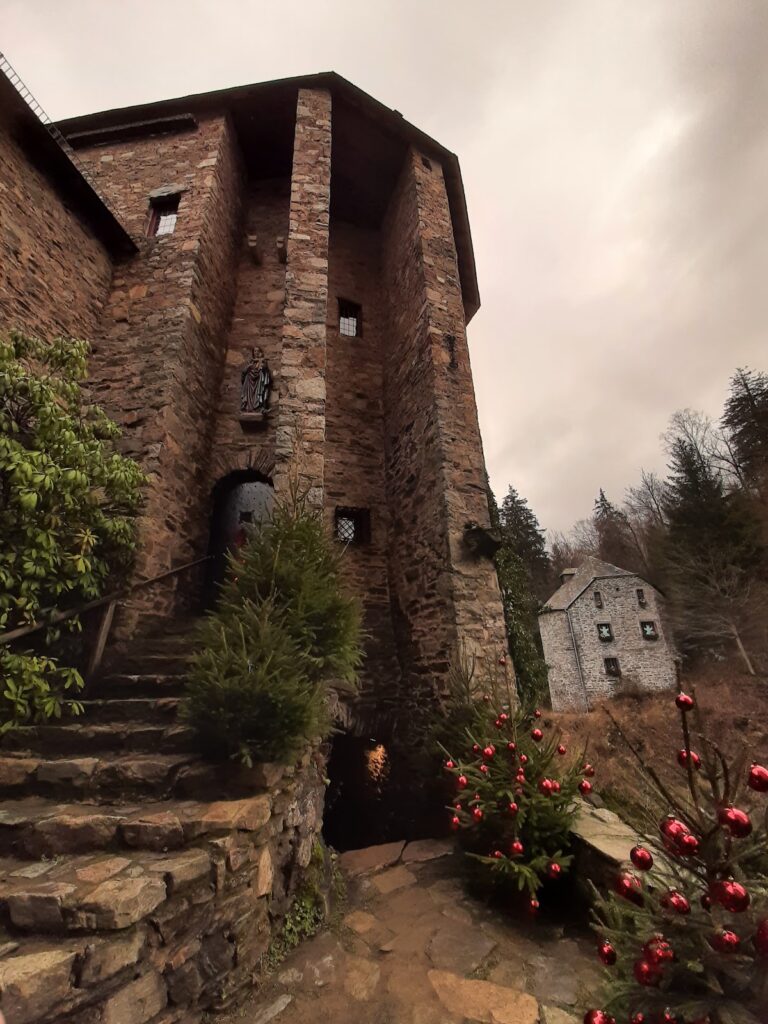 Reinhardstein Castle: A Reconstructed Medieval Fortress in Belgium 5 Reinhardstein Castle