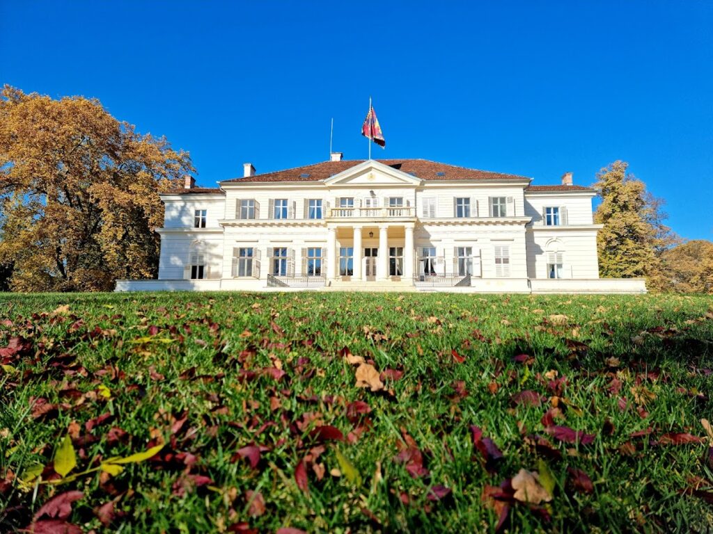 Săvârșin Castle: The Romanian Royal Family’s Country Residence 1 Săvârșin Castle