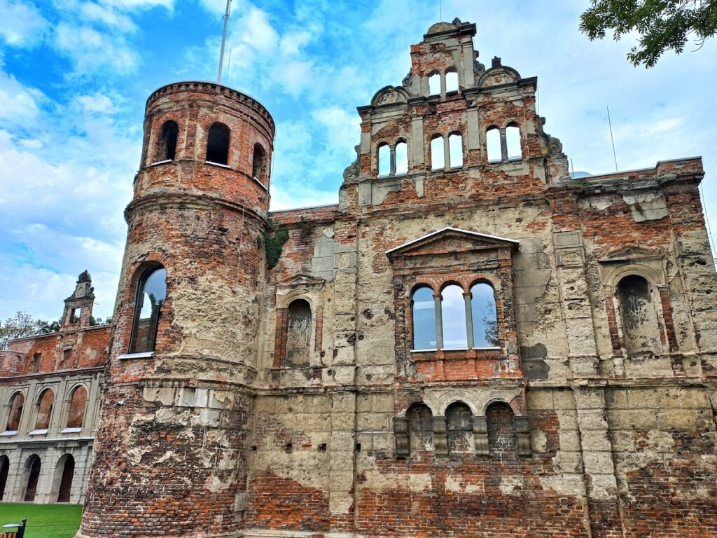 Tworków Palace