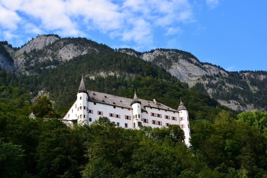 Tratzberg Castle: A Late-Medieval and Renaissance Castle in Austria 2 Tratzberg Castle